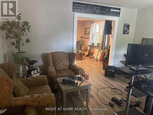 522 KINGSTON ROAD W , Ajax, Ontario L1T 3A3 5