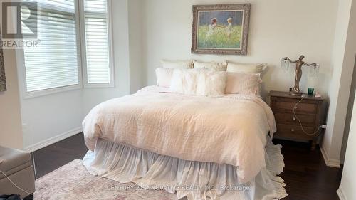 16 St Lawrence Drive, Mississauga, ON 