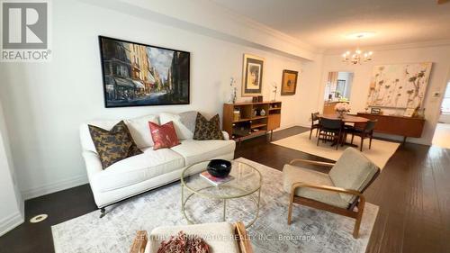 16 St Lawrence Drive, Mississauga, ON 