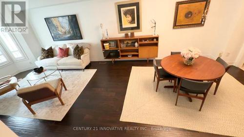 16 St Lawrence Drive, Mississauga, ON 