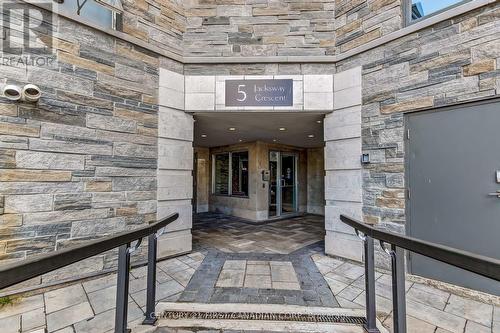 5 JACKSWAY CRESCENT , London North (North G), Ontario N5X 3T6