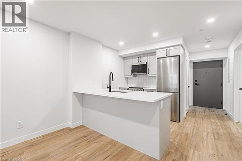 555 SANATORIUM Road Unit# 104 , Hamilton, Ontario L9C 2B1 5