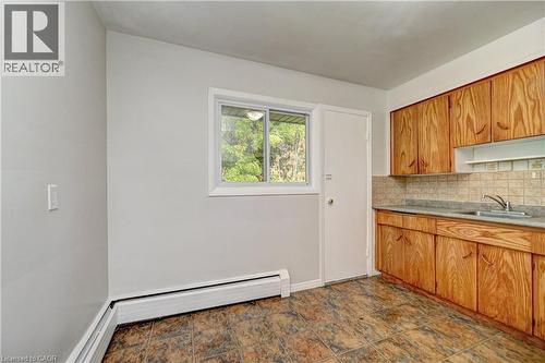 280 SYDNEY Street S Unit# A6 , Kitchener, Ontario N2G 3V9 3