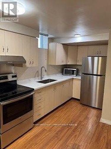 LOWER - 9 COLDSTREAM CRESCENT , Richmond Hill, Ontario L4S 1E6 4