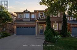 2241 GLAZEBROOK CIRCLE  Oakville, ON L6M 5B5