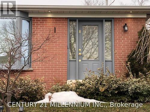8 SUTHERLAND AVENUE , Brampton, Ontario L6V 2H4 4