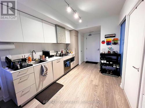 2520 - 19 WESTERN BATTERY ROAD , Toronto, Ontario M6K 3S4 3