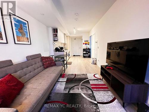 2520 - 19 WESTERN BATTERY ROAD , Toronto, Ontario M6K 3S4 5