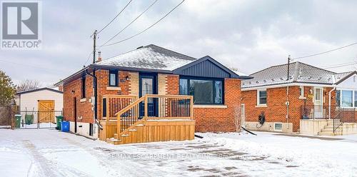 UPPER - 374 EAST 16TH STREET , Hamilton, Ontario L9A 4K3 2