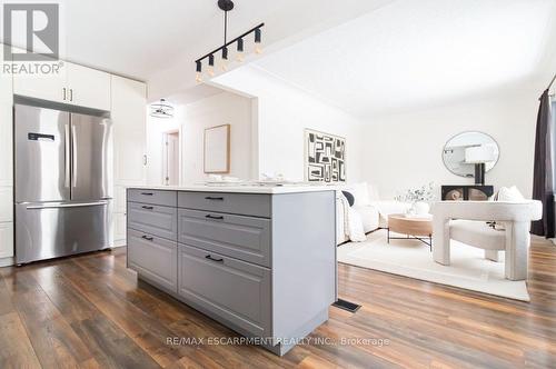 UPPER - 374 EAST 16TH STREET , Hamilton, Ontario L9A 4K3 5