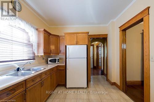 5266 HEYWOOD AVENUE , Niagara Falls, Ontario L2E 4V6 5