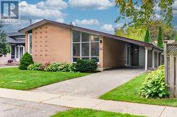 38 BRIGHTSIDE DRIVE  Toronto, ON M1E 3Z1