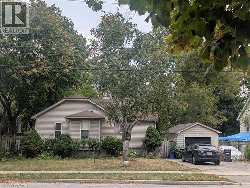 2450 WOODWARD Avenue  Burlington, ON L7R 1T9