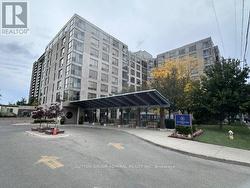 809 - 2 NEPTUNE DRIVE Toronto, ON M6A 3E6