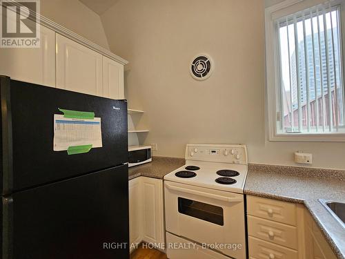 300 - 524 YONGE STREET , Toronto, Ontario M4Y 1X9 5