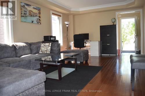 61 SUMMERSIDE AVENUE , Whitby (Taunton North), Ontario L1R 0J9 5