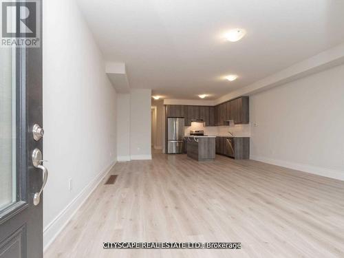 583 WEDGEWOOD DRIVE , Burlington, Ontario L7L 0J9 3
