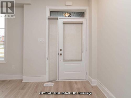 583 WEDGEWOOD DRIVE , Burlington, Ontario L7L 0J9 4