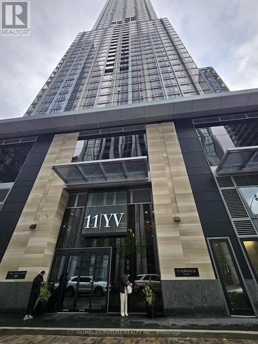6105 - 11 YORKVILLE AVENUE , Toronto, Ontario M4W 1L2 2