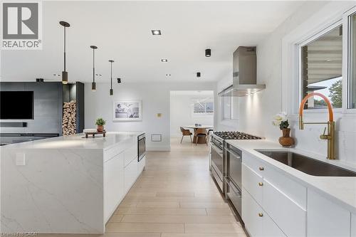 9 Donlea Drive, Hamilton, ON 
