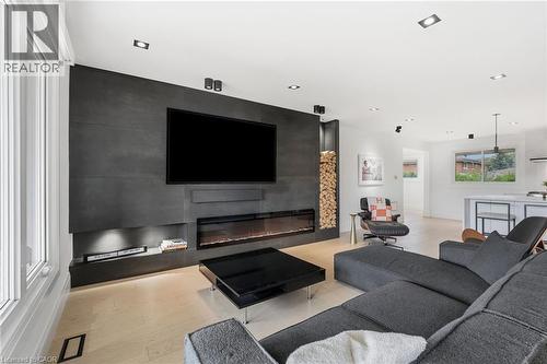 9 Donlea Drive, Hamilton, ON 