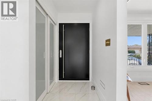 9 Donlea Drive, Hamilton, ON 
