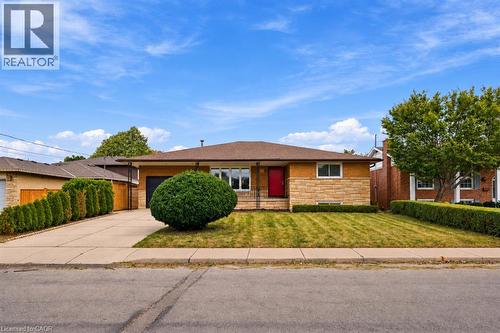 9 Donlea Drive, Hamilton, ON 