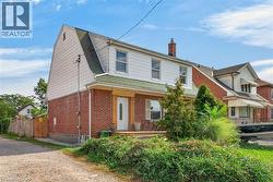 111 KENILWORTH Avenue S  Hamilton, ON L8K 2T2