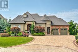 4 HOLDROYD COURT Halton Hills, ON L7G 0E8