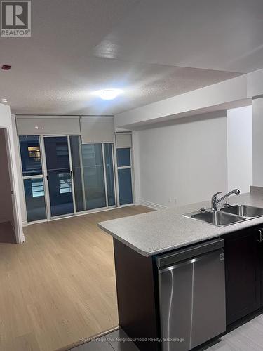 402 - 1600 CHARLES STREET , Whitby (Port Whitby), Ontario L1N 0G4 3