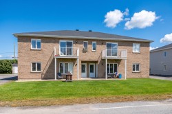 1863 Rue Pruneau  Saint-Maurice, QC G0X 2X0