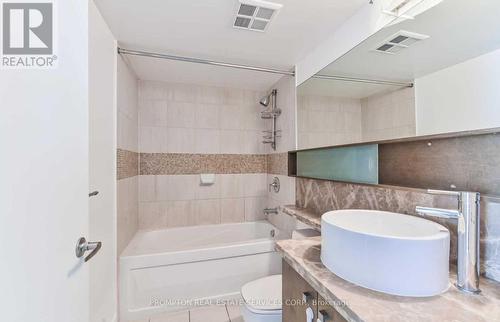 5302 - 11 BRUNEL COURT , Toronto, Ontario M5V 3Y3 5
