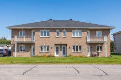 1859 Rue Pruneau  Saint-Maurice, QC G0X 2X0