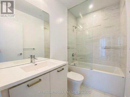 211 - 10 HONEYCRISP CRESCENT , Vaughan, Ontario L4K 0M7 4