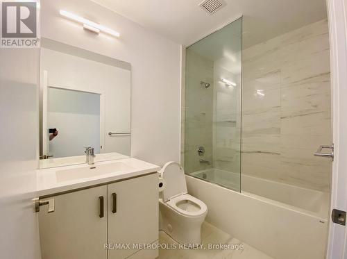 211 - 10 HONEYCRISP CRESCENT , Vaughan, Ontario L4K 0M7 5