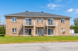 1861 Rue Pruneau  Saint-Maurice, QC G0X 2X0