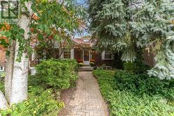 30 BARBARA CRESCENT Toronto, ON M4C 3B2