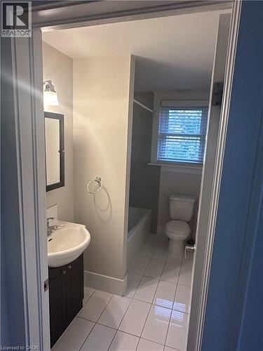 58-60 MADISON Avenue N Unit# 203 , Kitchener, Ontario N2H 2Z6 3