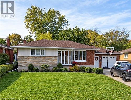 23 WOODSVIEW Avenue , Grimsby, Ontario L3M 3S7