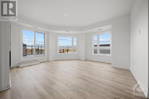 505 - 397 CODDS ROAD , Ottawa, Ontario K1K 5C7 4