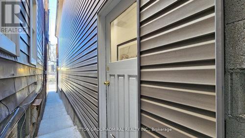 UPPER 1 - 1930 QUEEN STREET E , Toronto, Ontario M4L 1H6 2