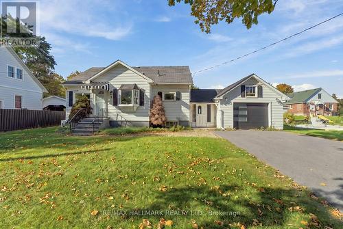 6 ALBERT STREET  Whitby, ON L1M 1A1