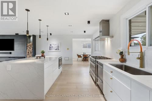 9 Donlea Drive, Hamilton, ON 