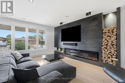 9 Donlea Drive, Hamilton, ON 