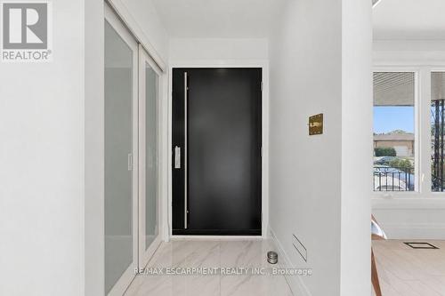 9 Donlea Drive, Hamilton, ON 