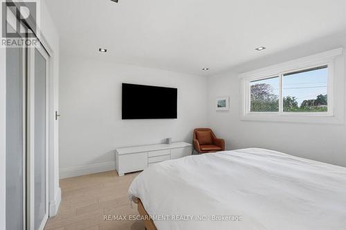 9 Donlea Drive, Hamilton, ON 