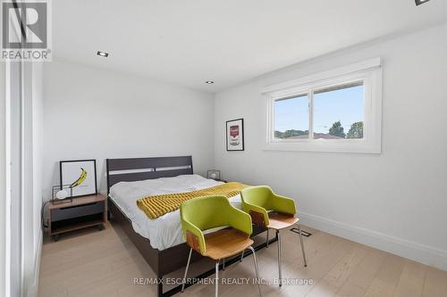 9 Donlea Drive, Hamilton, ON 