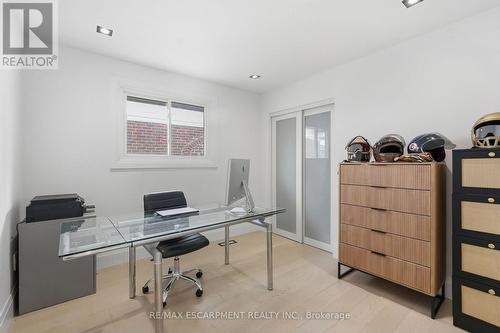 9 Donlea Drive, Hamilton, ON 
