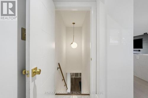 9 Donlea Drive, Hamilton, ON 