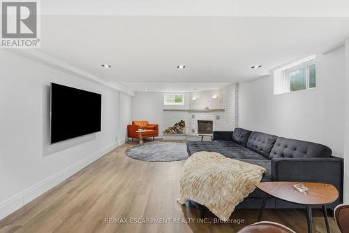 9 Donlea Drive, Hamilton, ON 